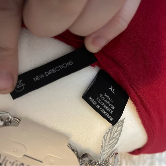 New Directions Red 3/4 Sleeve Top - Picture 4 of 4